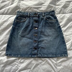 Denim Skirt, 100% Cotton. Button Down. Size 4. Medium Wash.